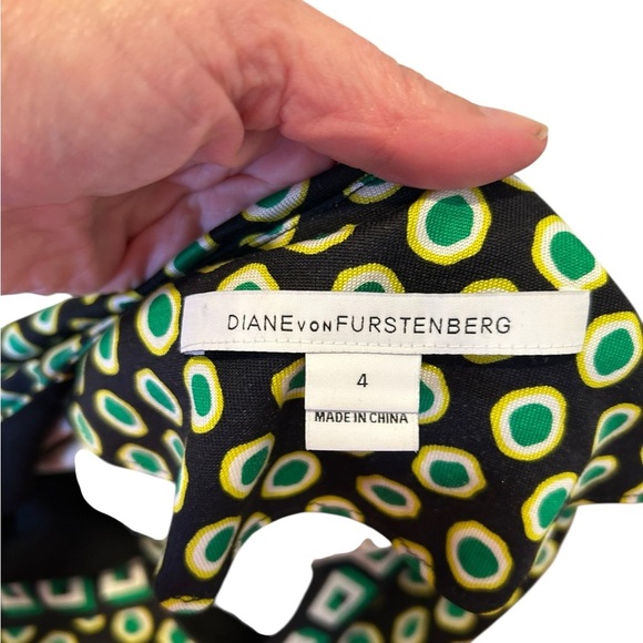 Diane Von Furstenberg Rose two green silk dress size 4 - Picture 4 of 8
